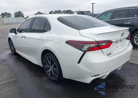 2022 Toyota Camry Se z USA, uszkodzony, nr VIN 4T1G11AK7NU068227